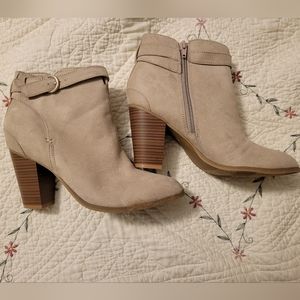 Old Navy zip up heeled boots